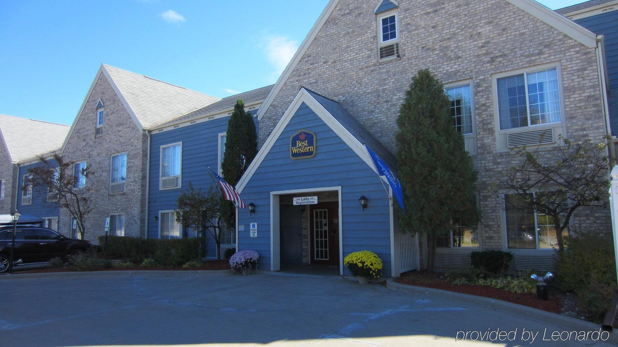 Baymont By Wyndham Mequon Milwaukee Area Hotel Exterior foto
