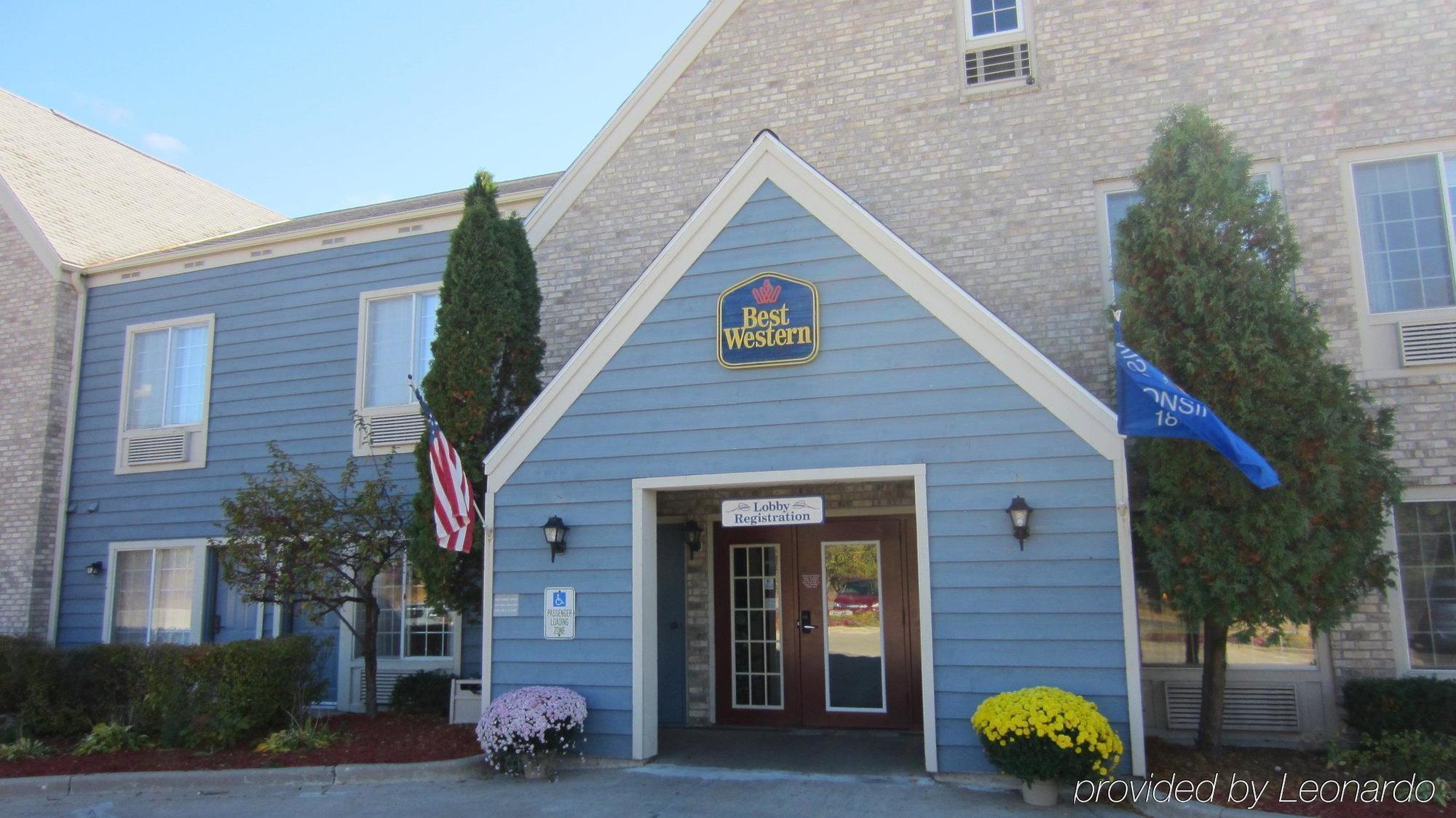 Baymont By Wyndham Mequon Milwaukee Area Hotel Exterior foto